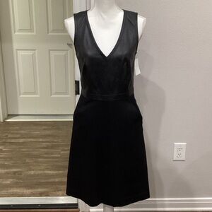 New Trina Turk Genuine Leather/Fabric Black V-Neck Dress Size 6 (Item#D023)